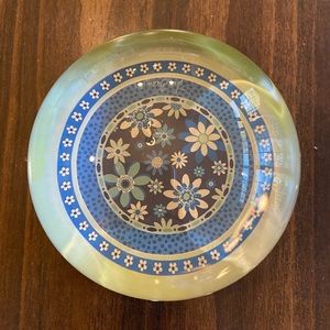 Vera Bradley glass dome paperweight Daisy Daisy pattern in green and blue